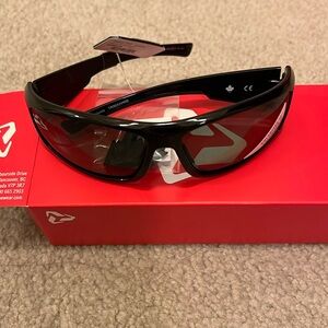 New with box Ryders Howler sunglasses
